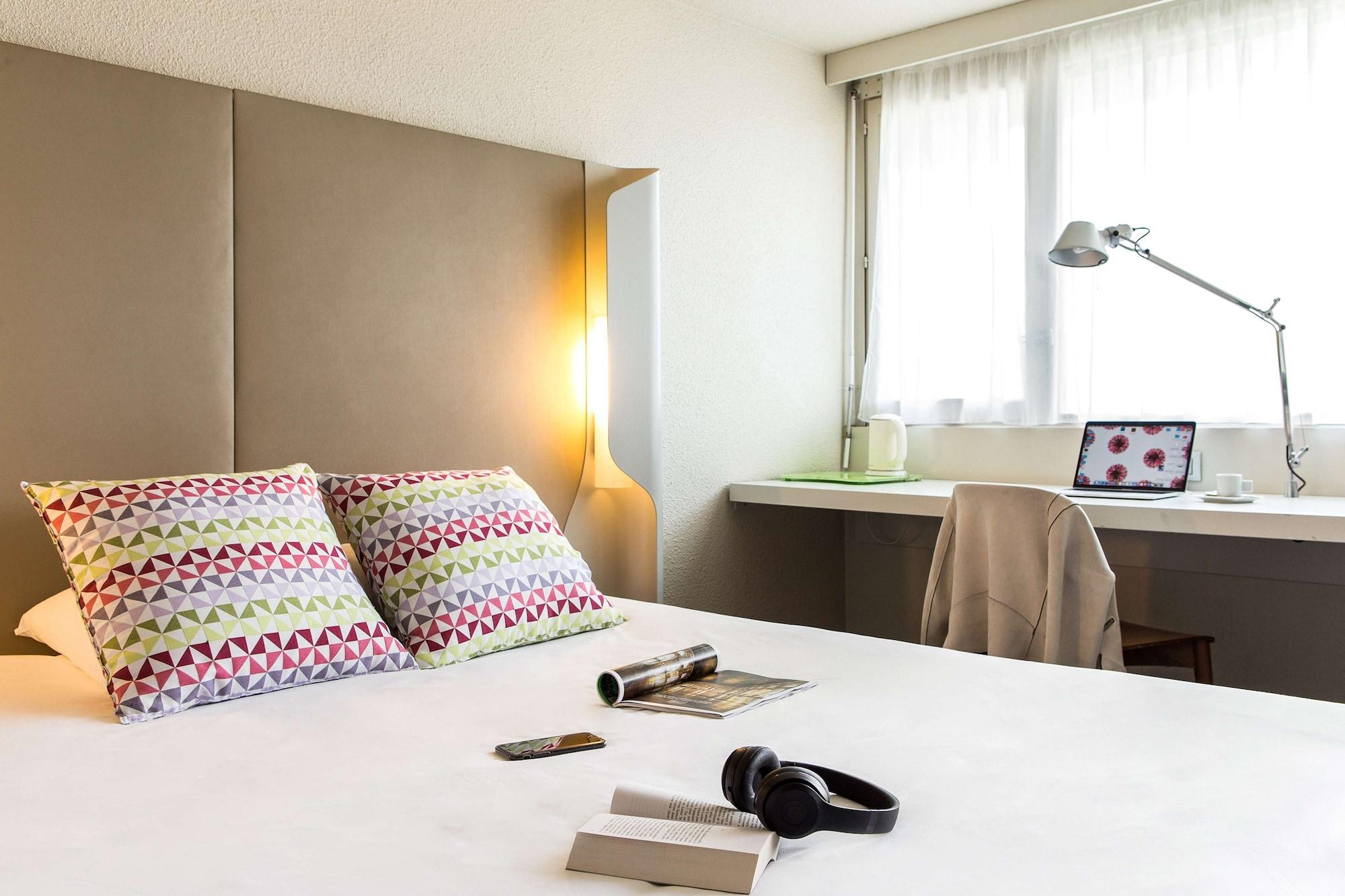 Campanile Conflans-Sainte-Honorine Hotel Buitenkant foto