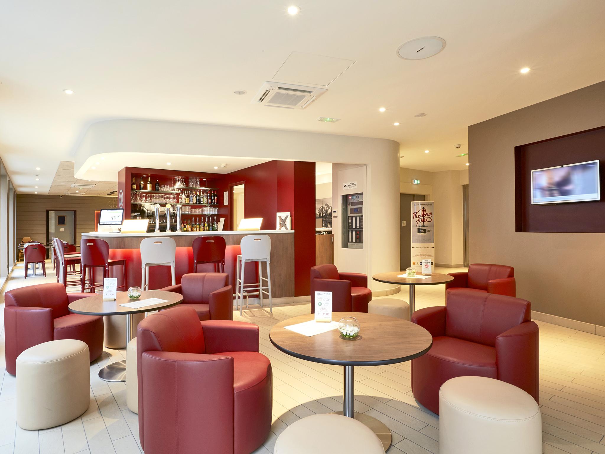 Campanile Conflans-Sainte-Honorine Hotel Buitenkant foto