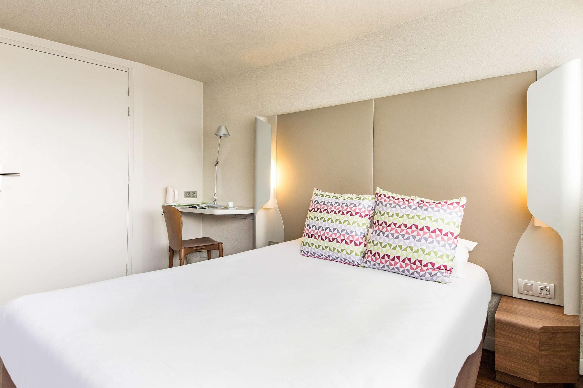 Campanile Conflans-Sainte-Honorine Hotel Buitenkant foto
